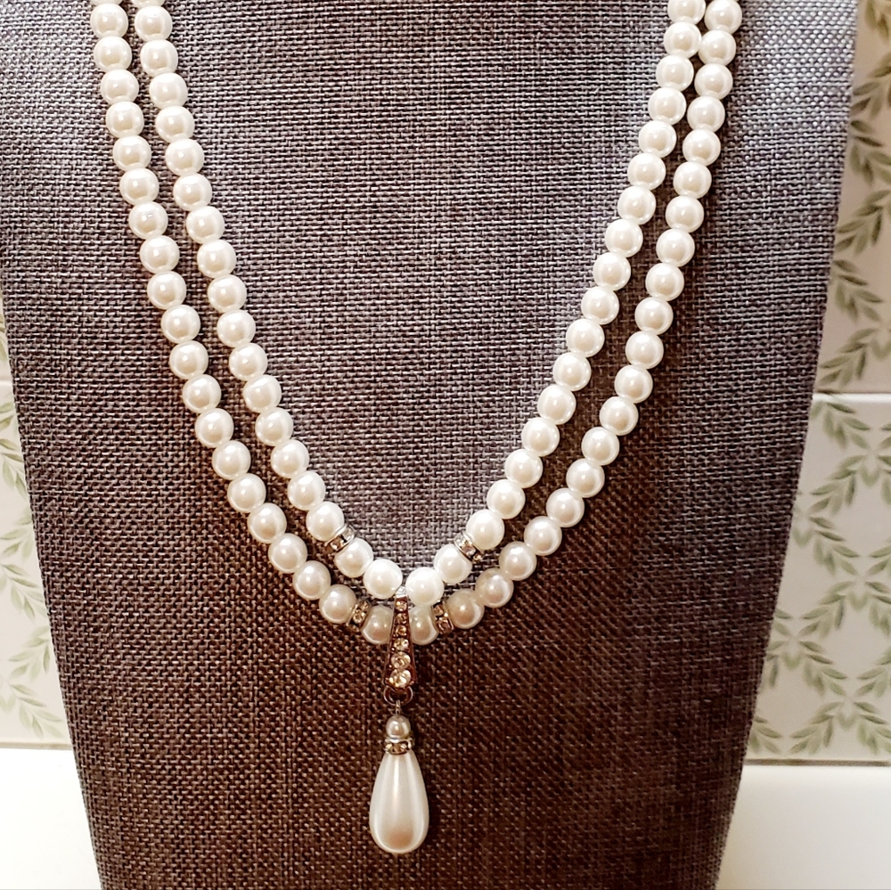 Pearl Drop Necklace with rhinstones